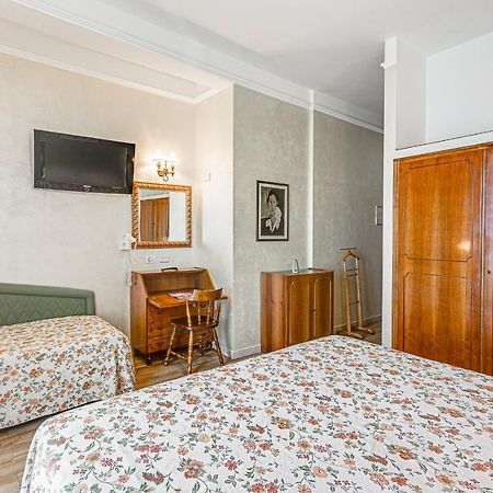 Hotel Internazionale Cesenatico Esterno foto