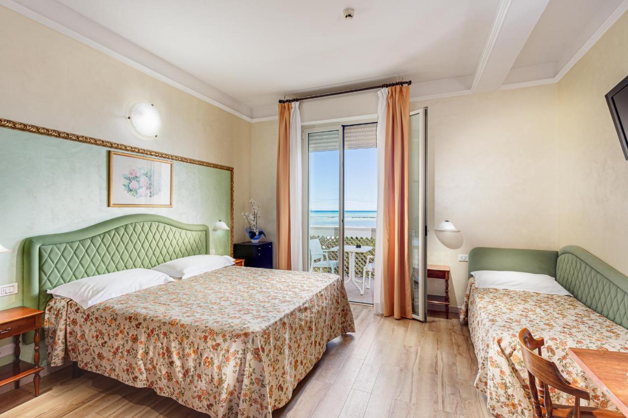 Hotel Internazionale Cesenatico Esterno foto