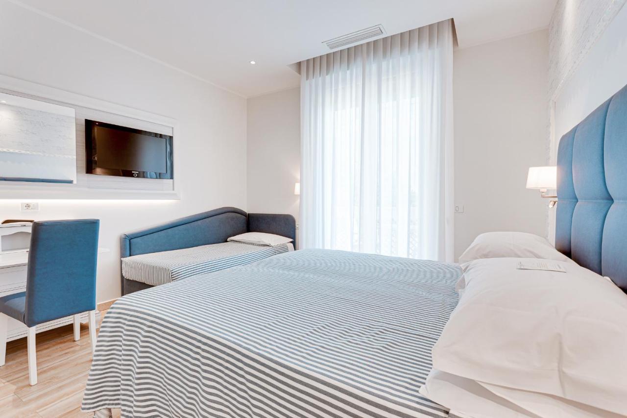 Hotel Internazionale Cesenatico Esterno foto