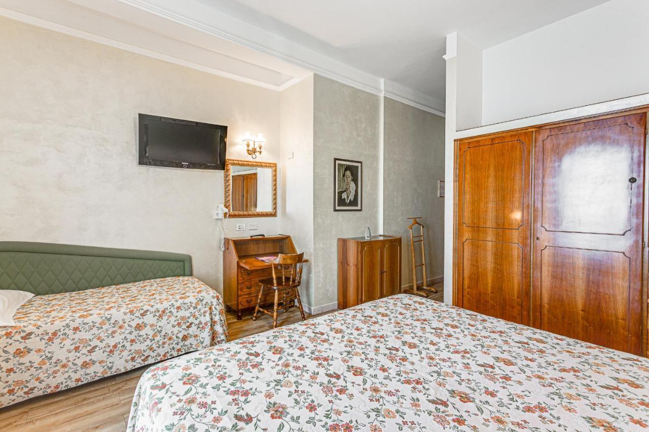 Hotel Internazionale Cesenatico Esterno foto