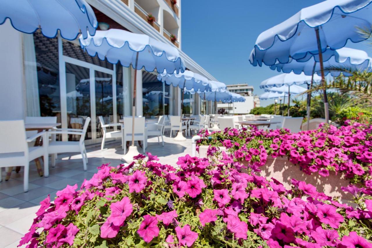 Hotel Internazionale Cesenatico Esterno foto