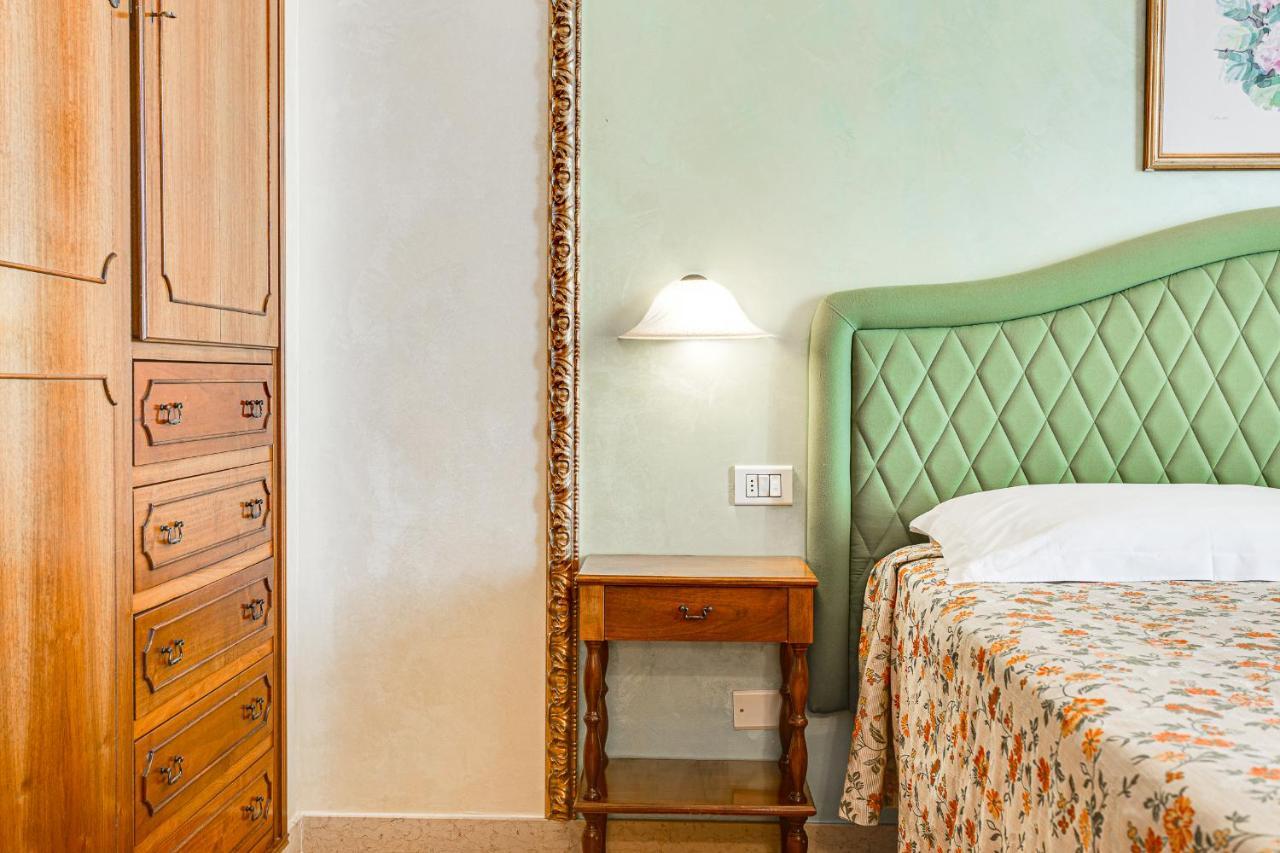 Hotel Internazionale Cesenatico Esterno foto