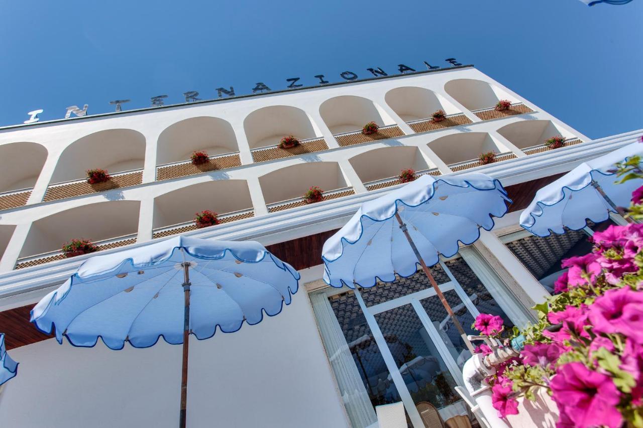 Hotel Internazionale Cesenatico Esterno foto
