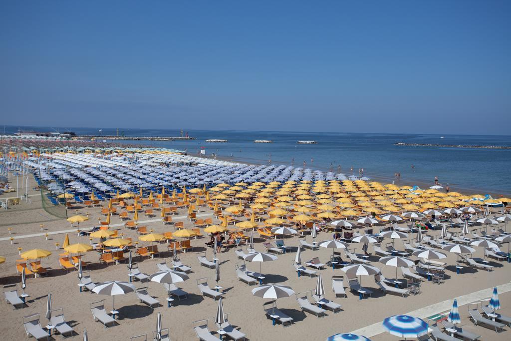 Hotel Internazionale Cesenatico Esterno foto