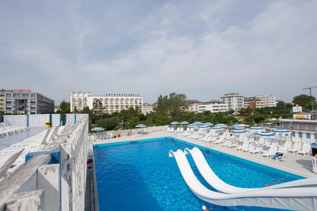 Hotel Internazionale Cesenatico Esterno foto