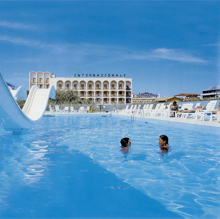 Hotel Internazionale Cesenatico Esterno foto