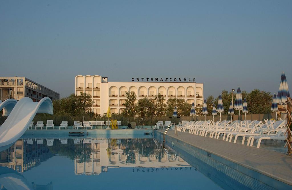 Hotel Internazionale Cesenatico Esterno foto