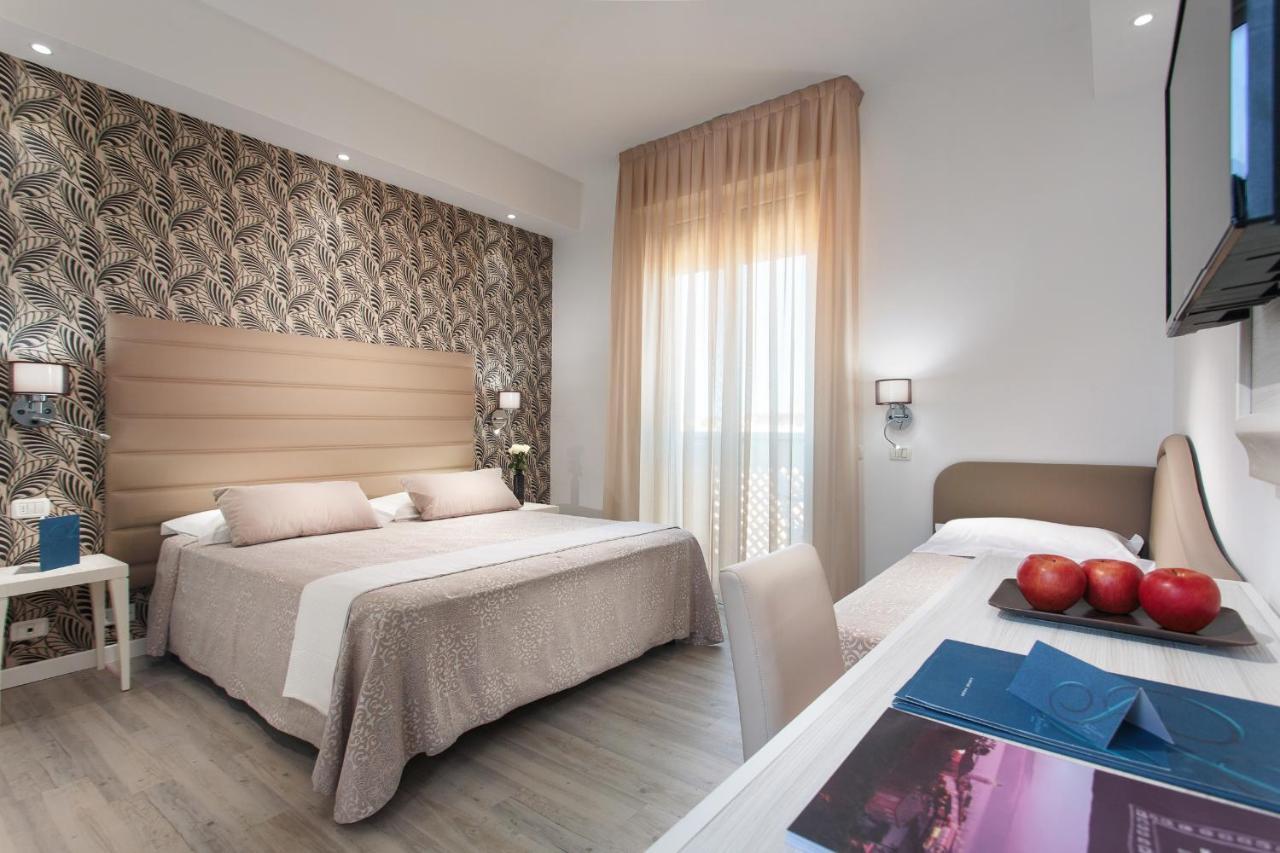Hotel Internazionale Cesenatico Esterno foto